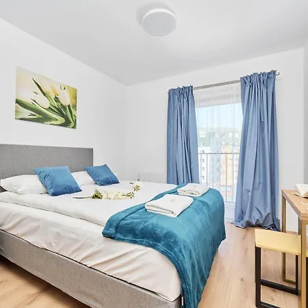 Modern Elegance With Ac By Renters Apartman
