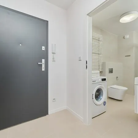 Modern Elegance With Ac By Renters *