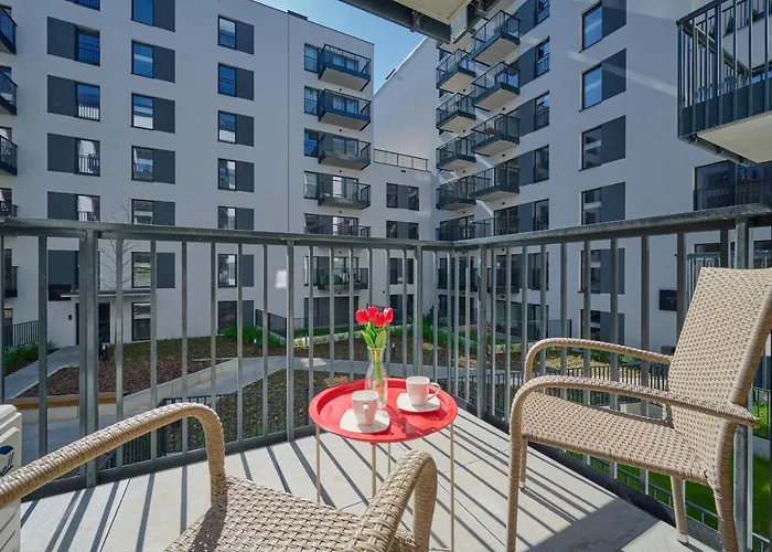 Modern Elegance With Ac By Renters Wrocław