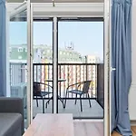 Modern Elegance With Ac By Renters Apartment