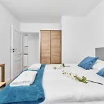 Modern Elegance With Ac By Renters * Wroclaw