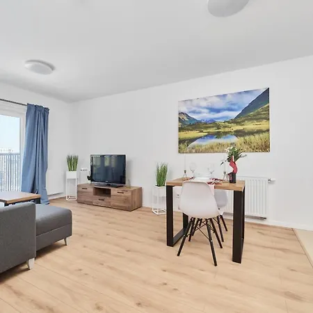 Modern Elegance With Ac By Renters Daire