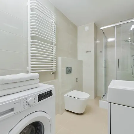 Modern Elegance With Ac By Renters Daire *