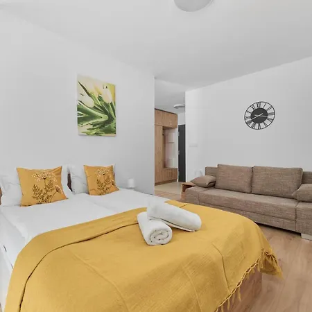 Modern Elegance With Ac By Renters *