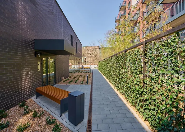 Modern Elegance With Ac By Renters Apartment