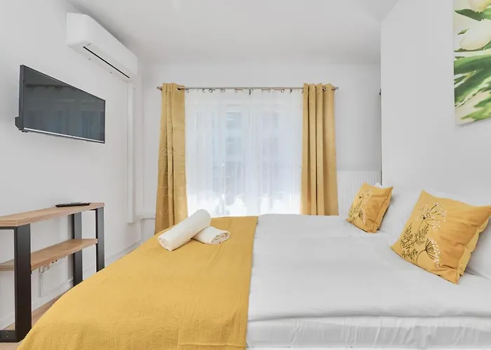 Modern Elegance With Ac By Renters Διαμέρισμα *